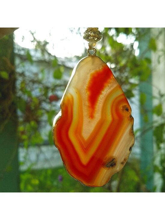 Jewelry - Stunning geode orange and white Agate necklace